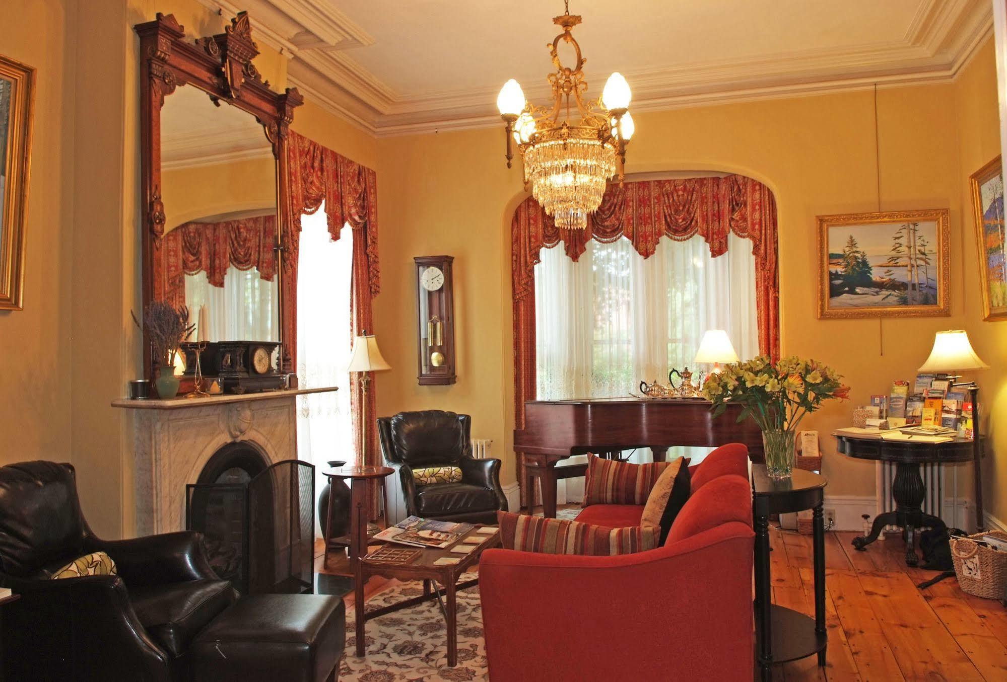 Blind Tiger Portland - Carleton Street Guest House Екстер'єр фото